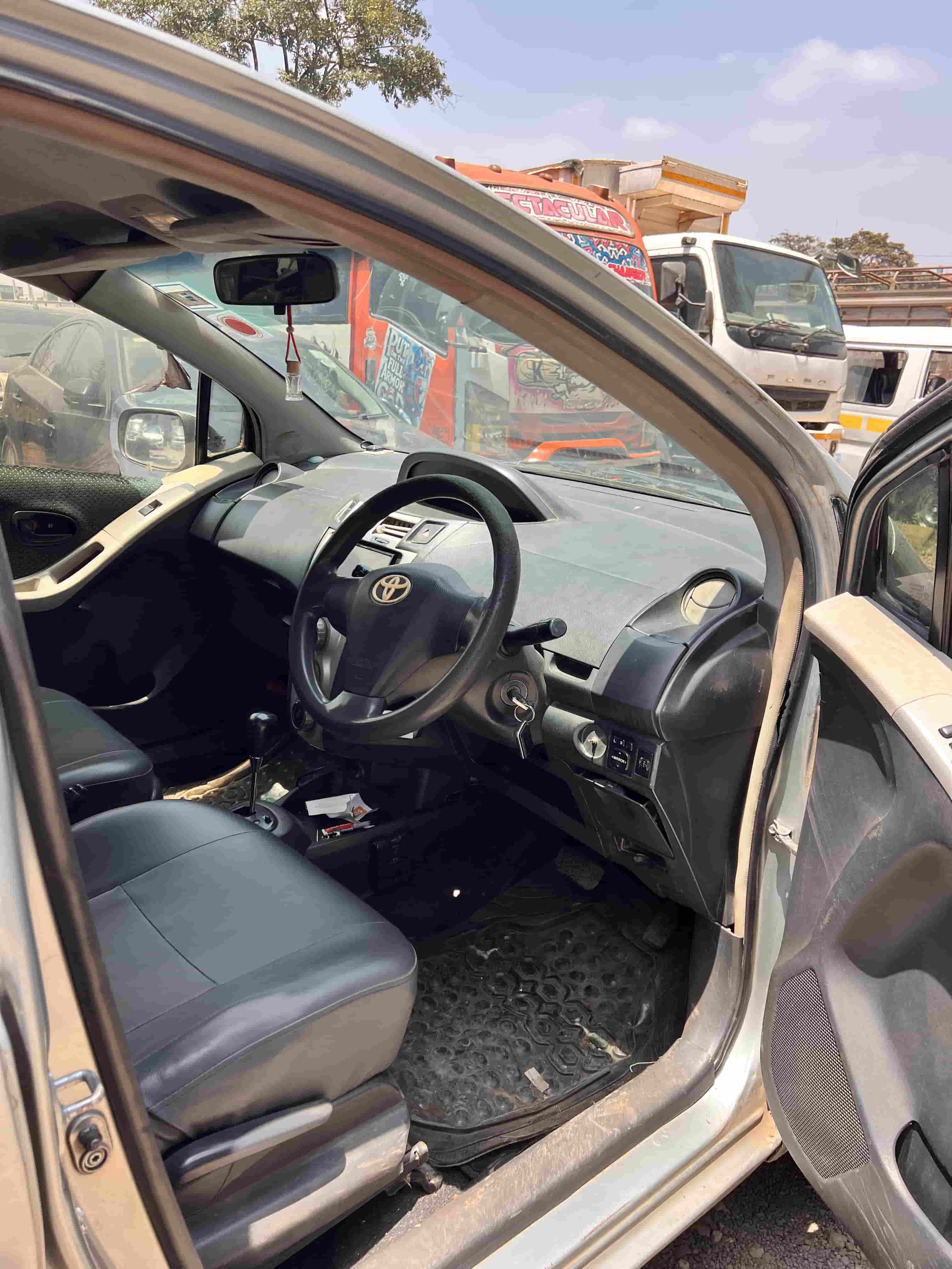 TOYOTA VITZ EQUITY DEMO - Image 4